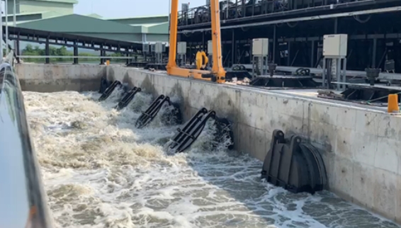 Axial flow drainage submersible pump of 18,000 m³/hr discharge capacity installed in Thailand